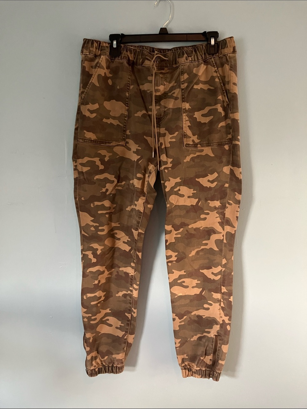 American Eagle Outfitters Green/Brown Camo Jogger Track Pants